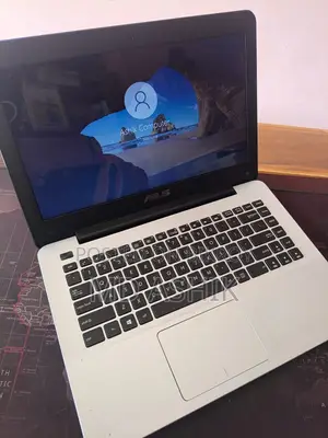 Laptop Asus ASUSPRO B9440UA 4GB Intel Core i5 SSD 256GB