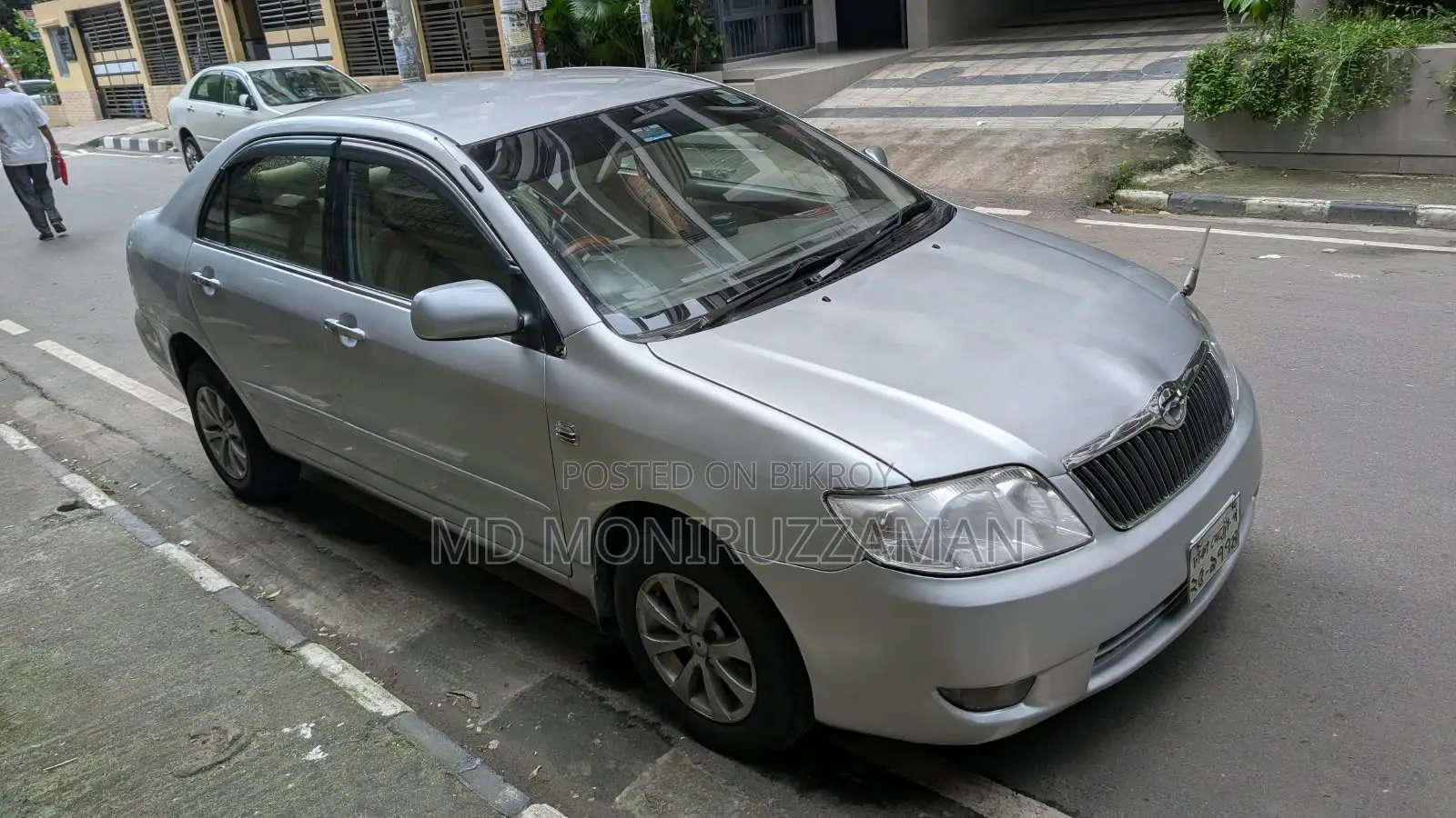 টয়োটা করোল্লা ২০০৪ সিলভার