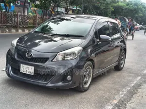 টয়োটা ভিটজ ২০১১ ম্যাট ব্ল্যাক
