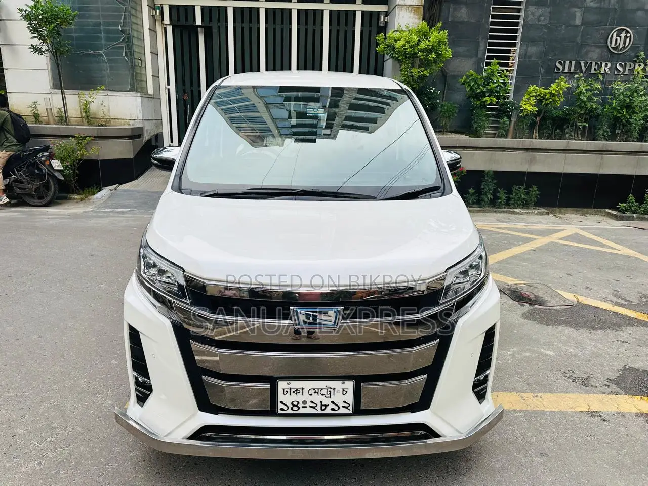 Toyota Noah 1.8 Front-Wheel Drive Hybrid (7 seater) 2021 Pearl