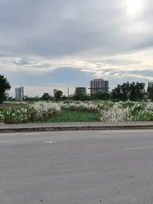 সেক্টর-১৭এফ, ৩ কাঠা, ফিল্ড ফেসিং ৬০ ফিট রোড।