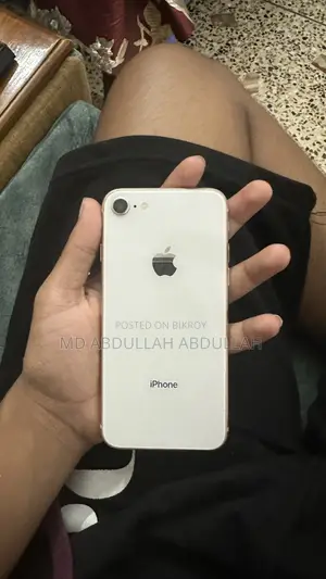 অ্যাপল আইফোন ৮ ২৫৬ জিবি হোয়াইট