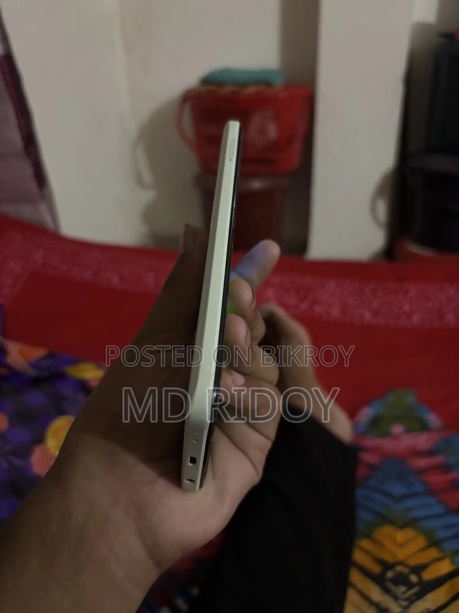 রিয়েলমি সি২ ৩২ জিবি রেড