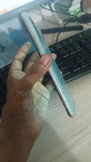 Vivo Y17 256 GB Blue