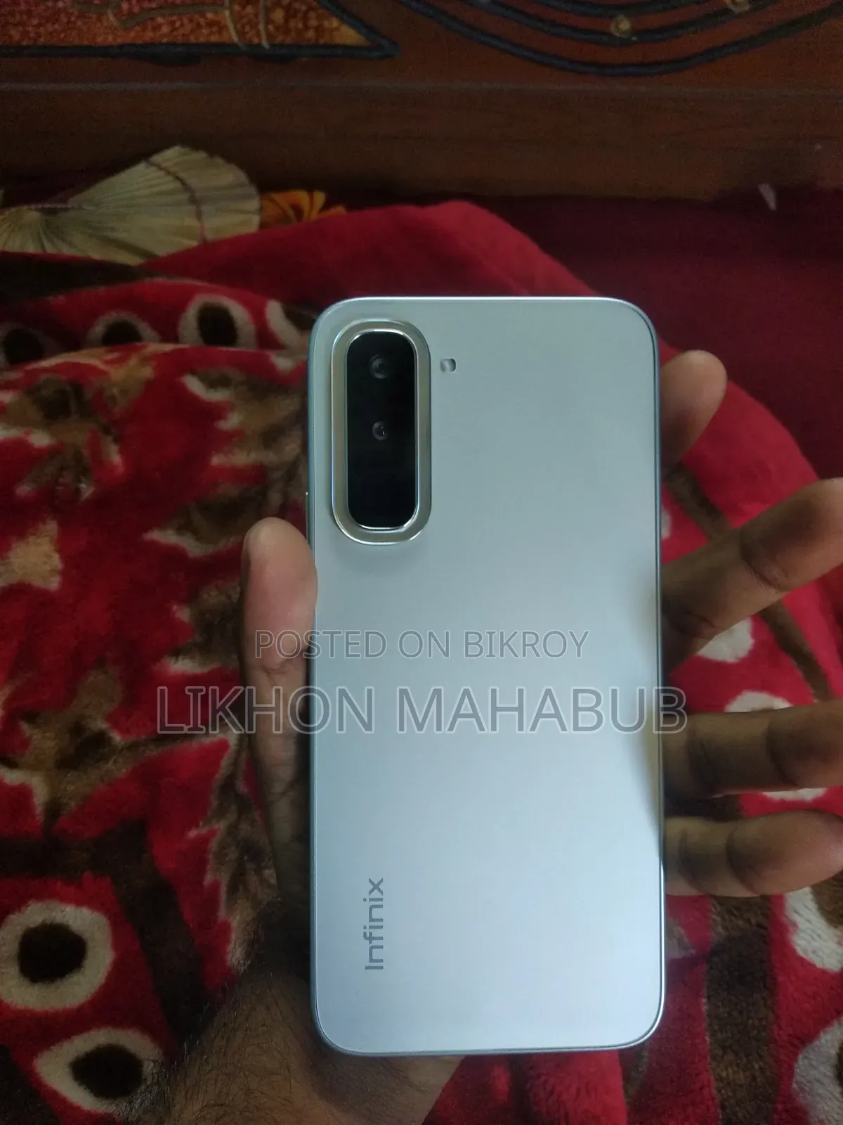 ইনফিনিক্স হট ৭০ ১২৮ জিবি সিলভার