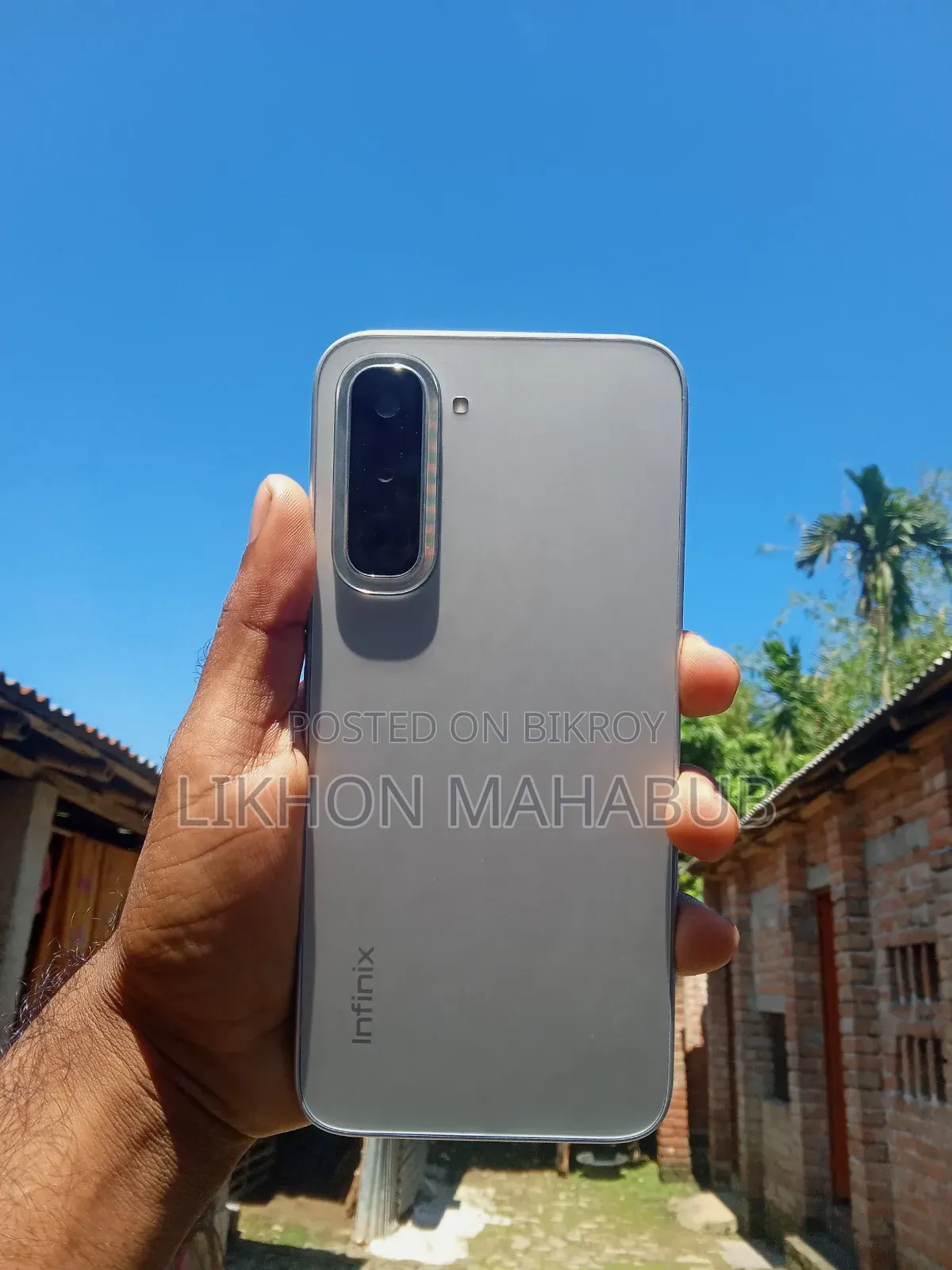 ইনফিনিক্স হট ৭০ ১২৮ জিবি সিলভার