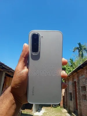 ইনফিনিক্স হট ৭০ ১২৮ জিবি সিলভার