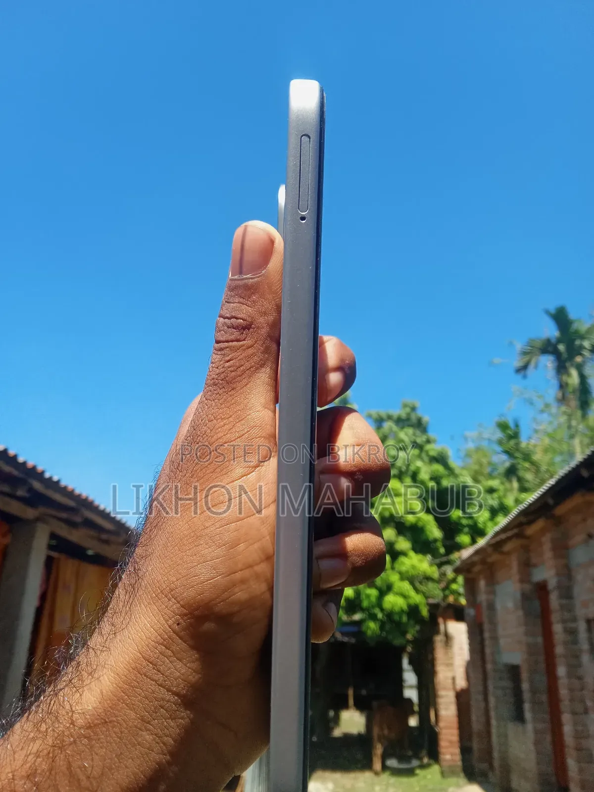 ইনফিনিক্স হট ৭০ ১২৮ জিবি সিলভার