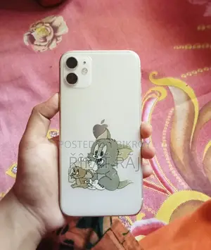 অ্যাপল আইফোন ১১ ৬৪ জিবি সাদা