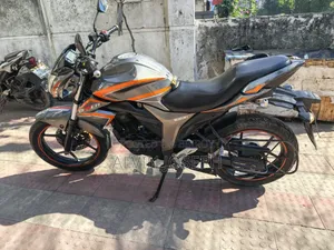 সুজুকি গিক্সার ২০১৯ রূপালী