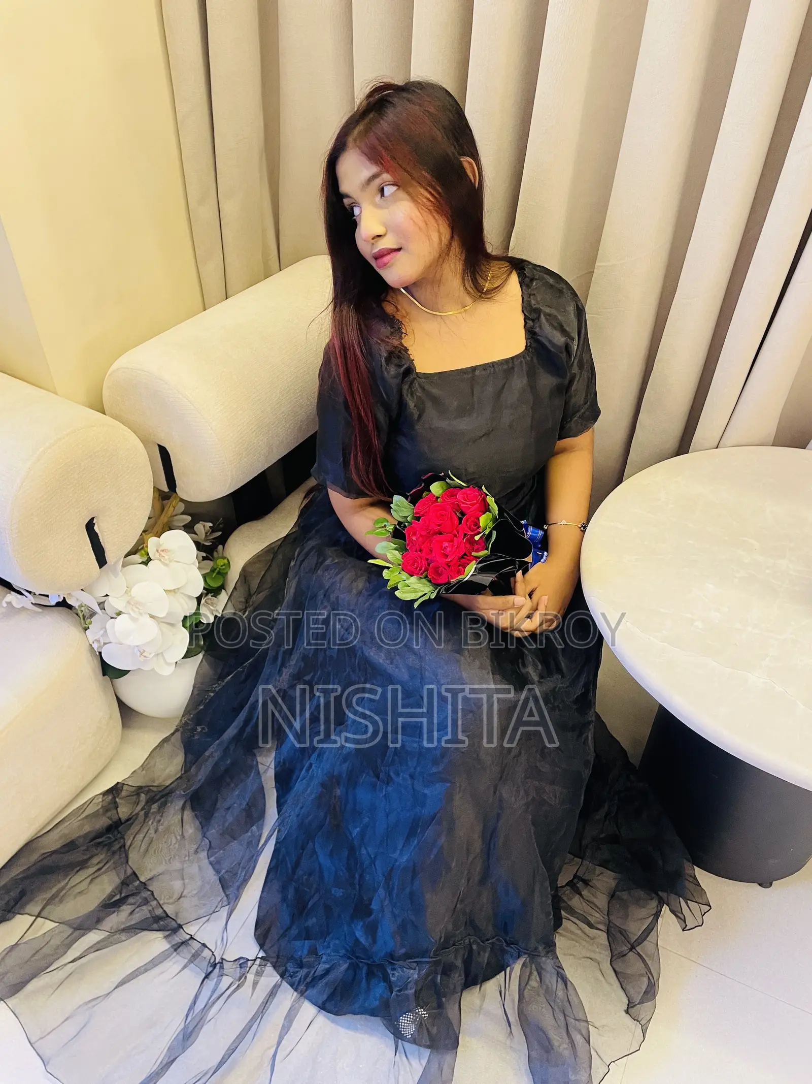 গাউন সেল পোস্ট