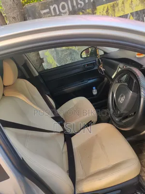 Toyota Axio 1.5 Hybrid 2WD 2017 Silver