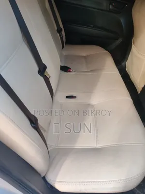 Toyota Axio 1.5 Hybrid 2WD 2017 Silver