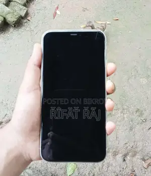 অ্যাপল আইফোন ১১ ৬৪ জিবি সাদা