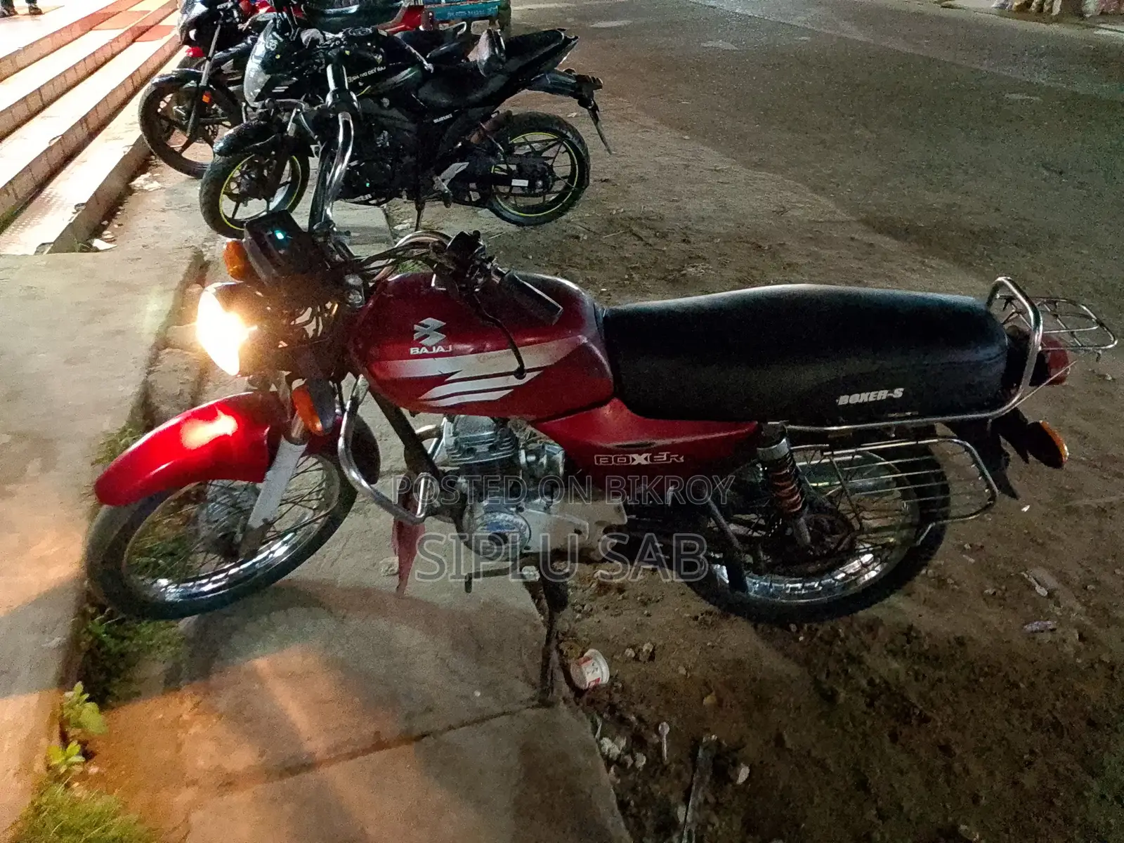 বাাজাজ বক্সার ২০২৫ রেড
