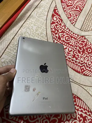Apple iPad Air 4 GB Silver