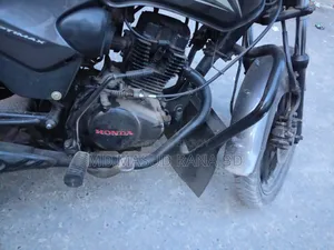 Honda CB 2015