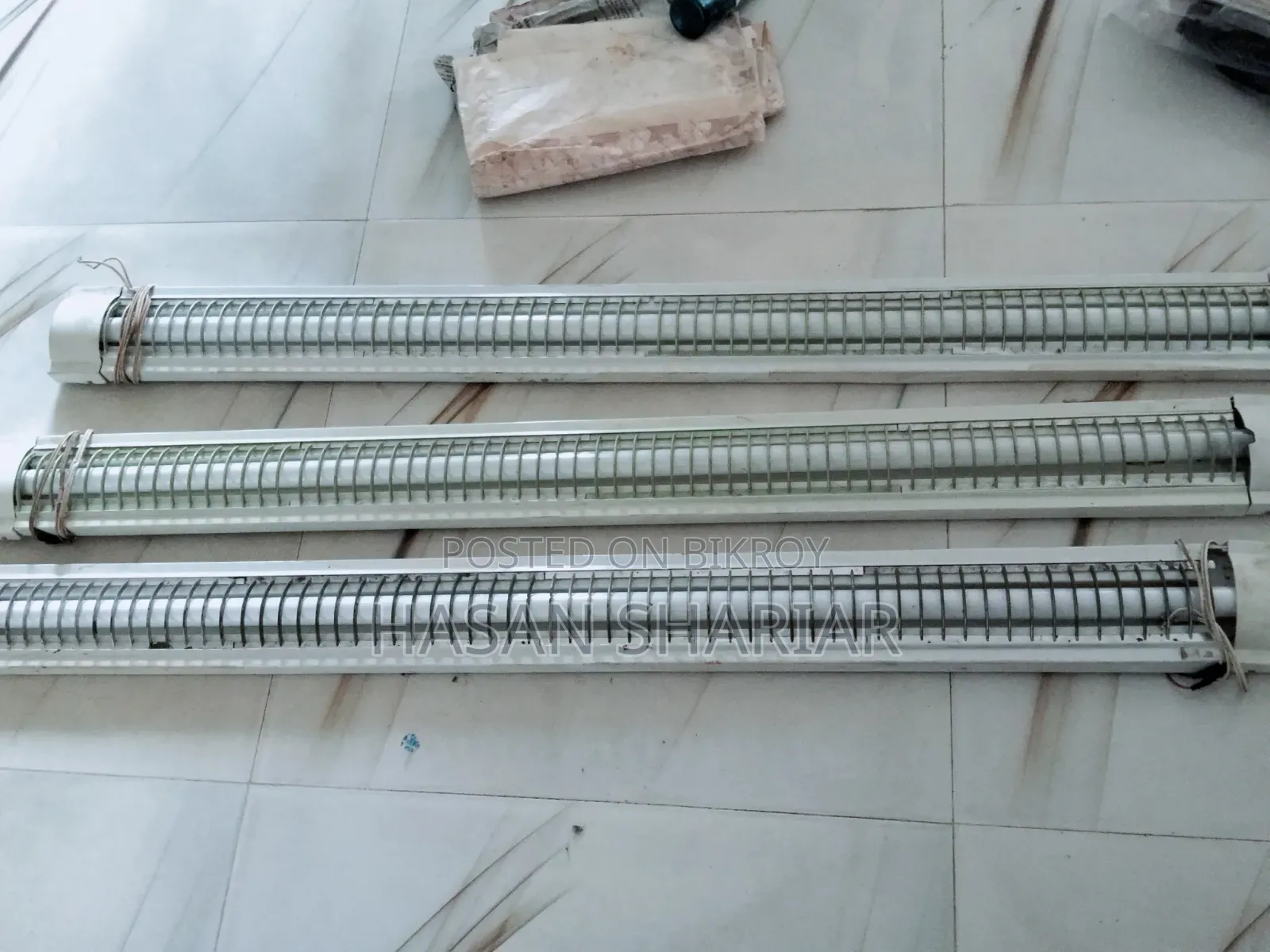 Tube Light Set With Light.