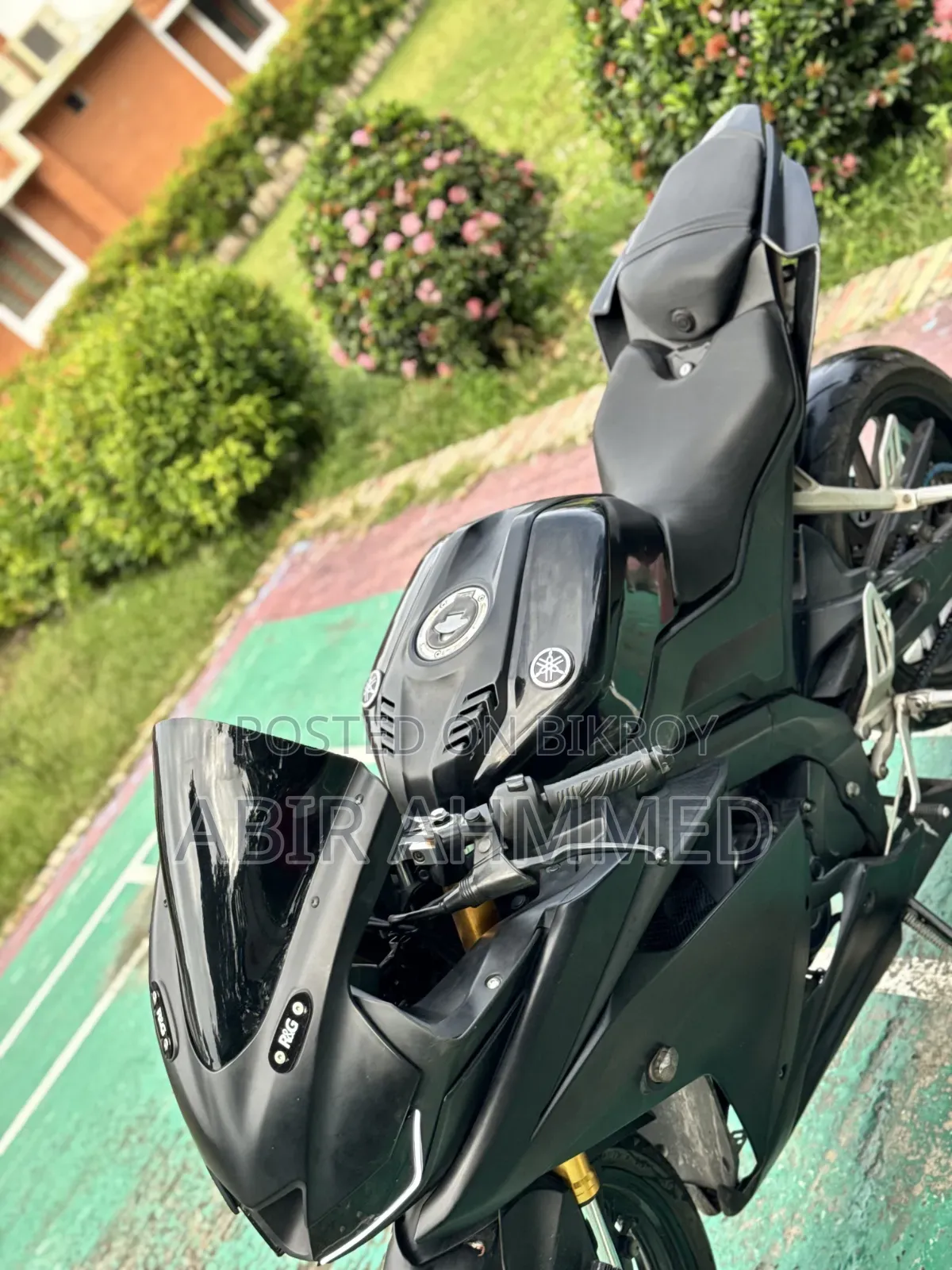 Yamaha R15 V3 2021 কালো
