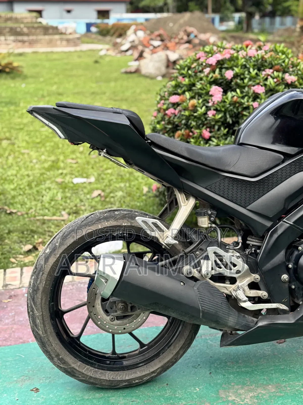 Yamaha R15 V3 2021 কালো