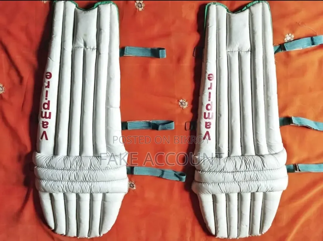 2 pairs of cricket batting pads will be sold.