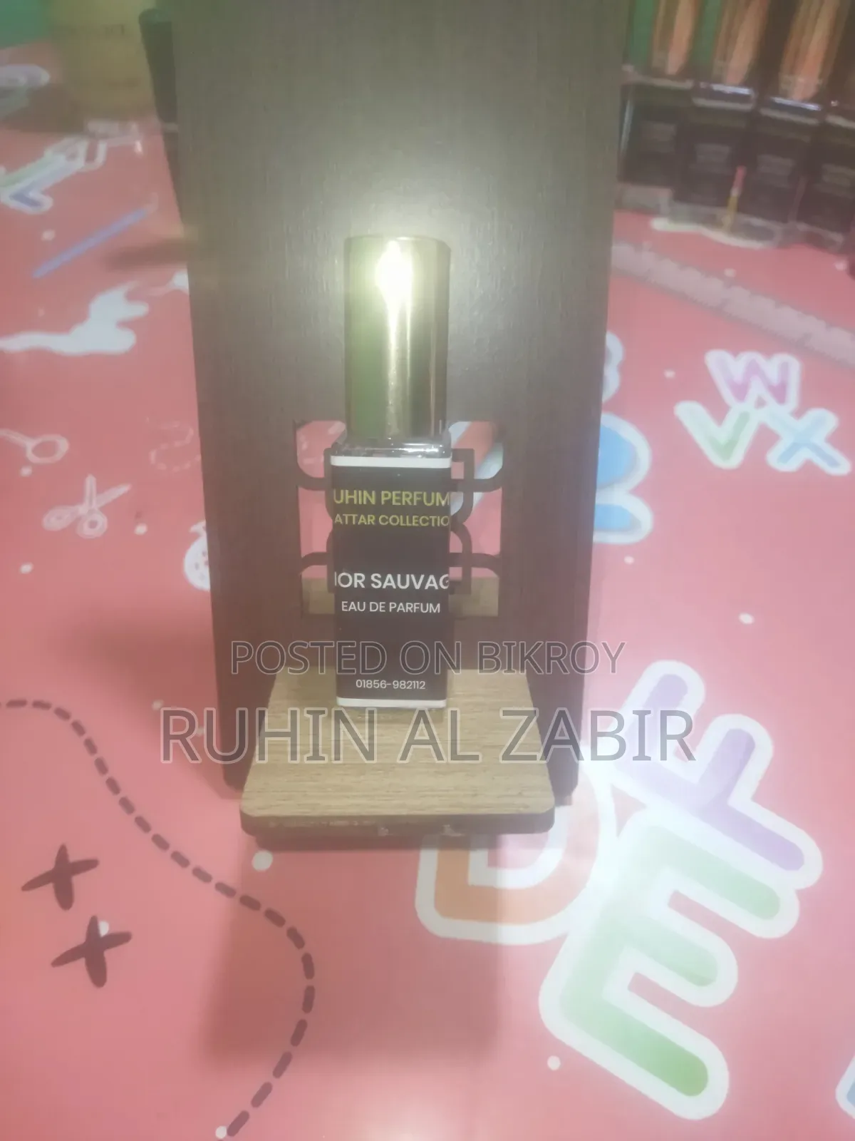 উপলব্ধ সুগন্ধি: ভ্যাম্পায়ার ব্লাড ব্লু