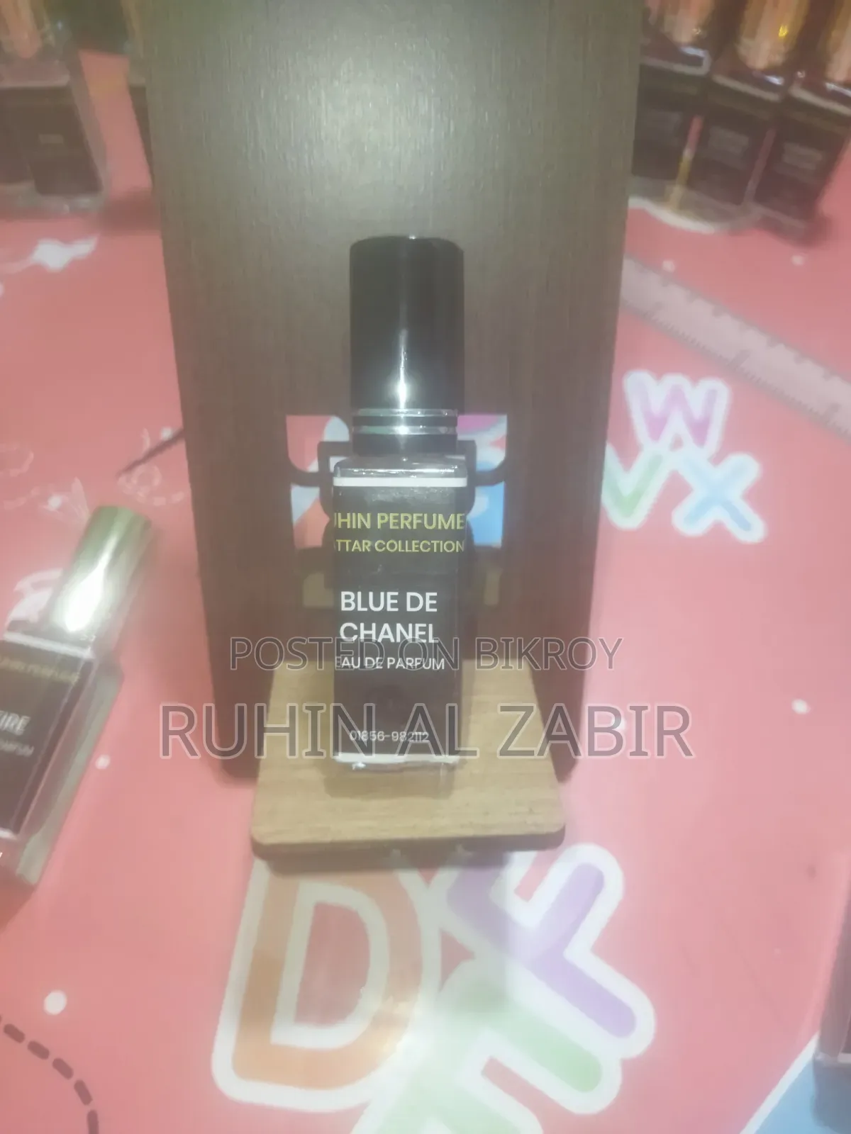 উপলব্ধ সুগন্ধি: ভ্যাম্পায়ার ব্লাড ব্লু