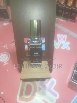 উপলব্ধ সুগন্ধি: ভ্যাম্পায়ার ব্লাড ব্লু