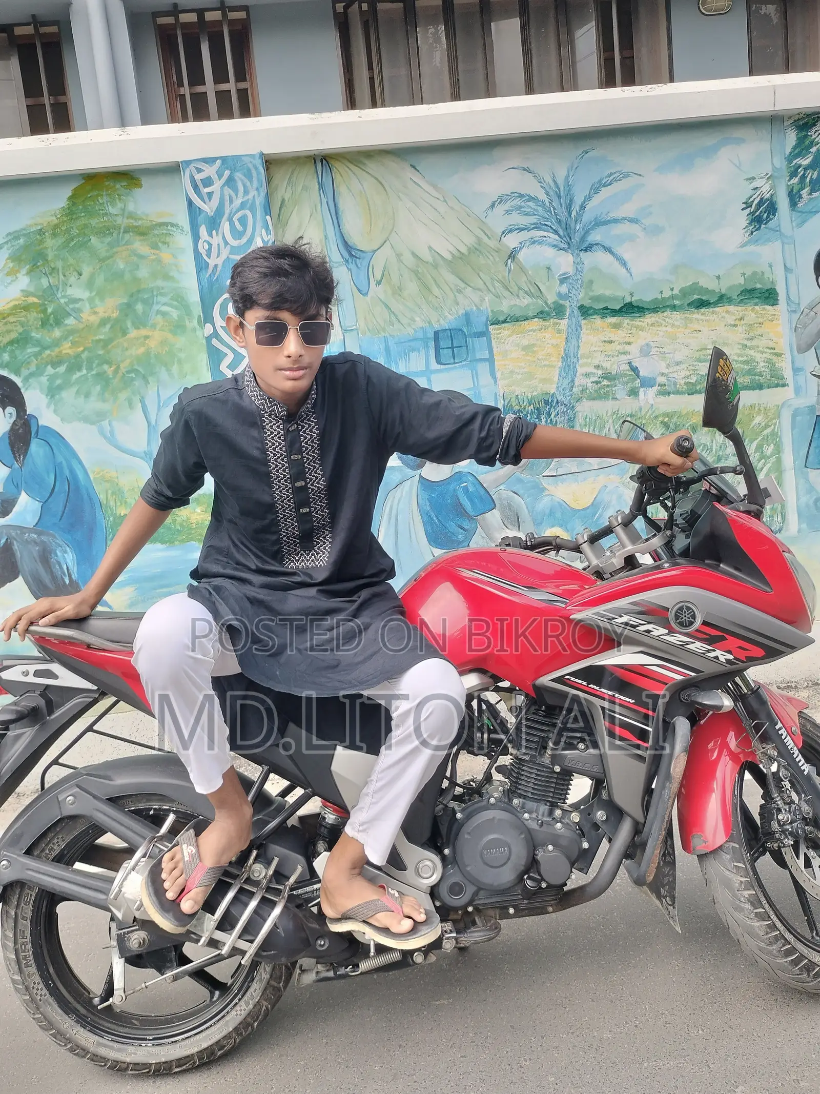 ইয়ামাহা ফেজার এফআই ভি২ ২০২১ লাল