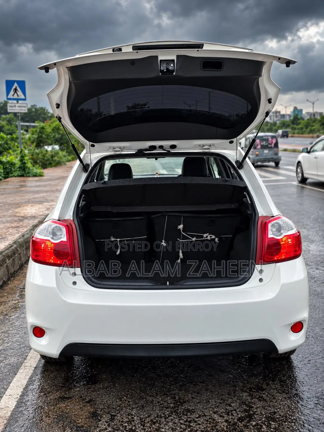 টয়োটা অ্যারিস ২০১২ অফ হোয়াইট