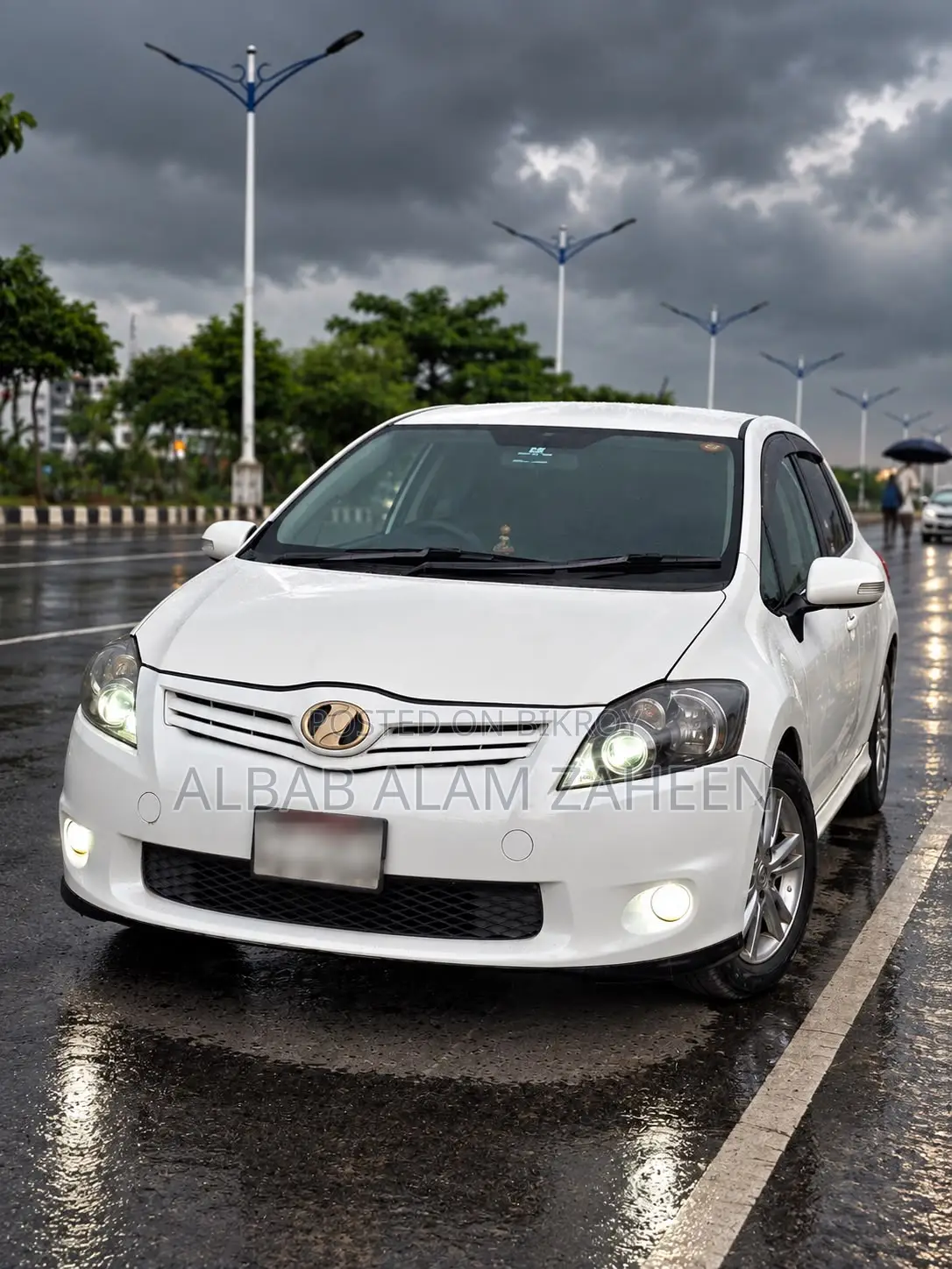 টয়োটা অ্যারিস ২০১২ অফ হোয়াইট