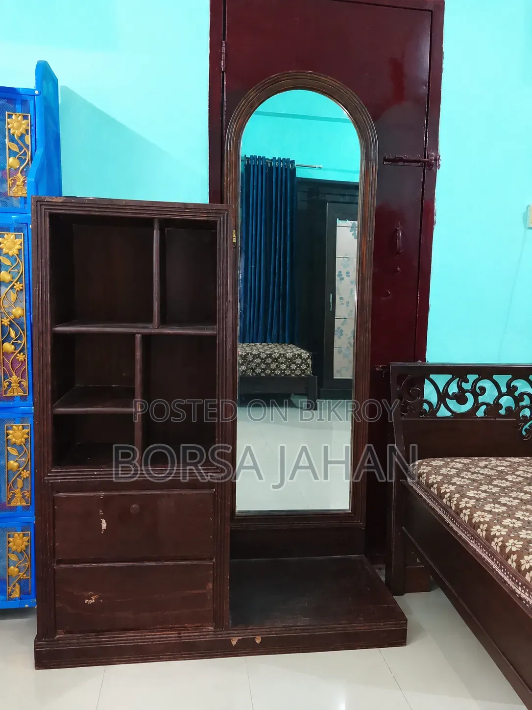 ড্রেসিং টেবিল