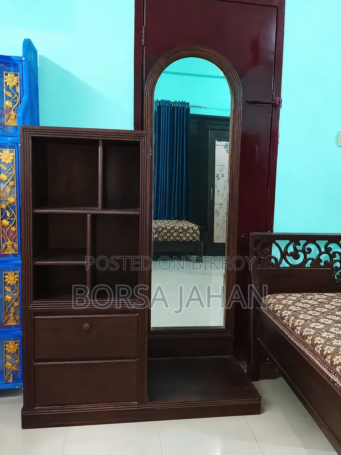 ড্রেসিং টেবিল