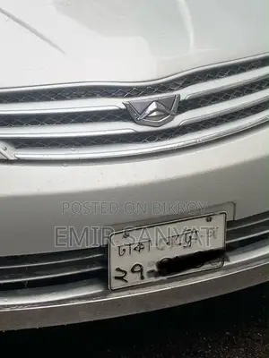 টয়োটা অ্যালিওন ২০০৪ রূপালী