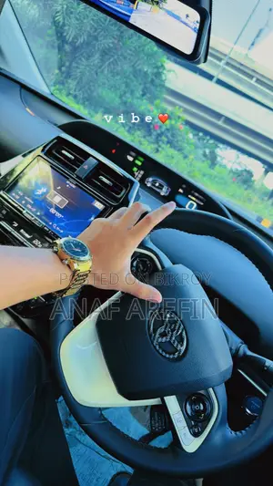 টয়োটা প্রিয়াস ফোর ট্যুরিং ২০১৮ পার্ল