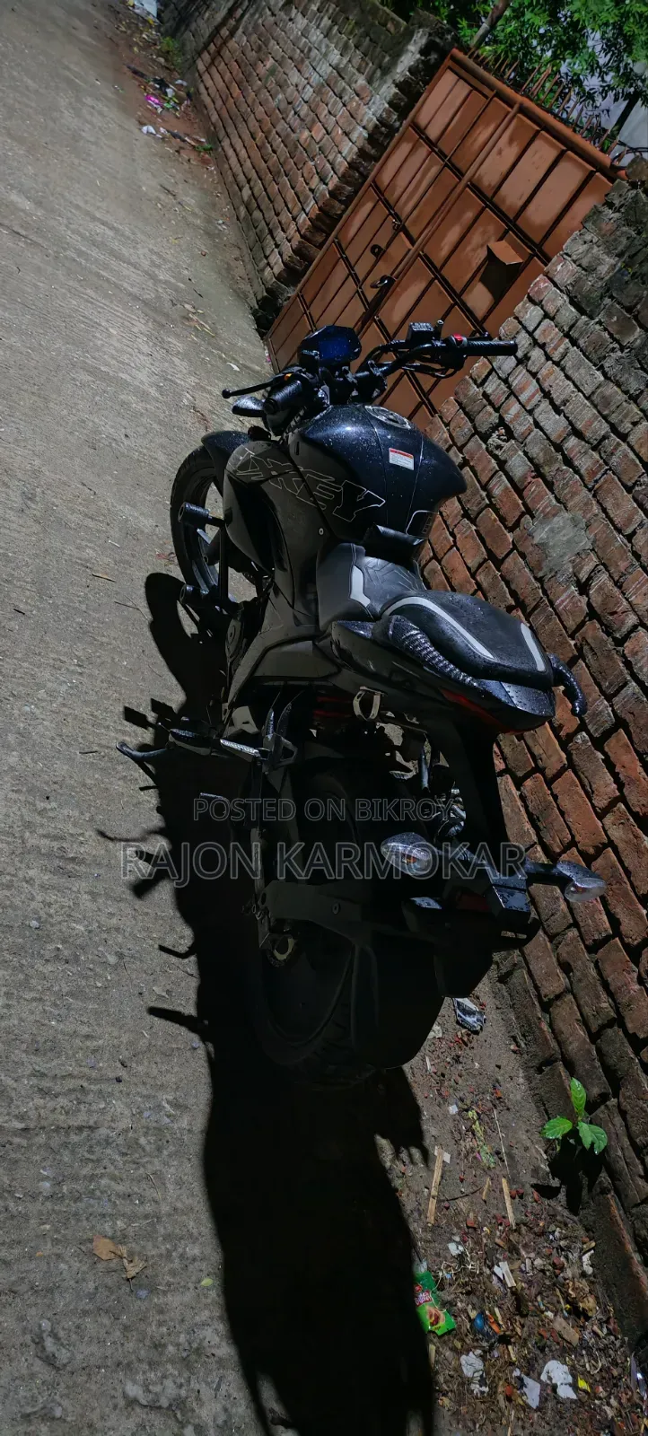 সুজুকি জিক্সার ২০২৪ ব্ল্যাক
