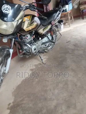 Bajaj CT 100 2017