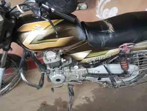Bajaj CT 100 2017