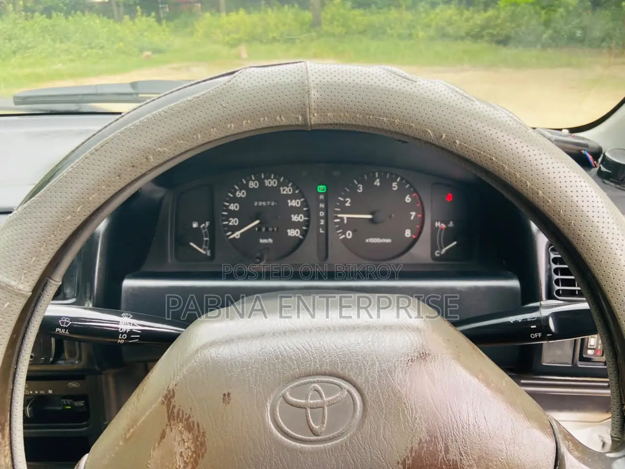 টয়োটা করোল্লা ১৯৯৬ সাদা