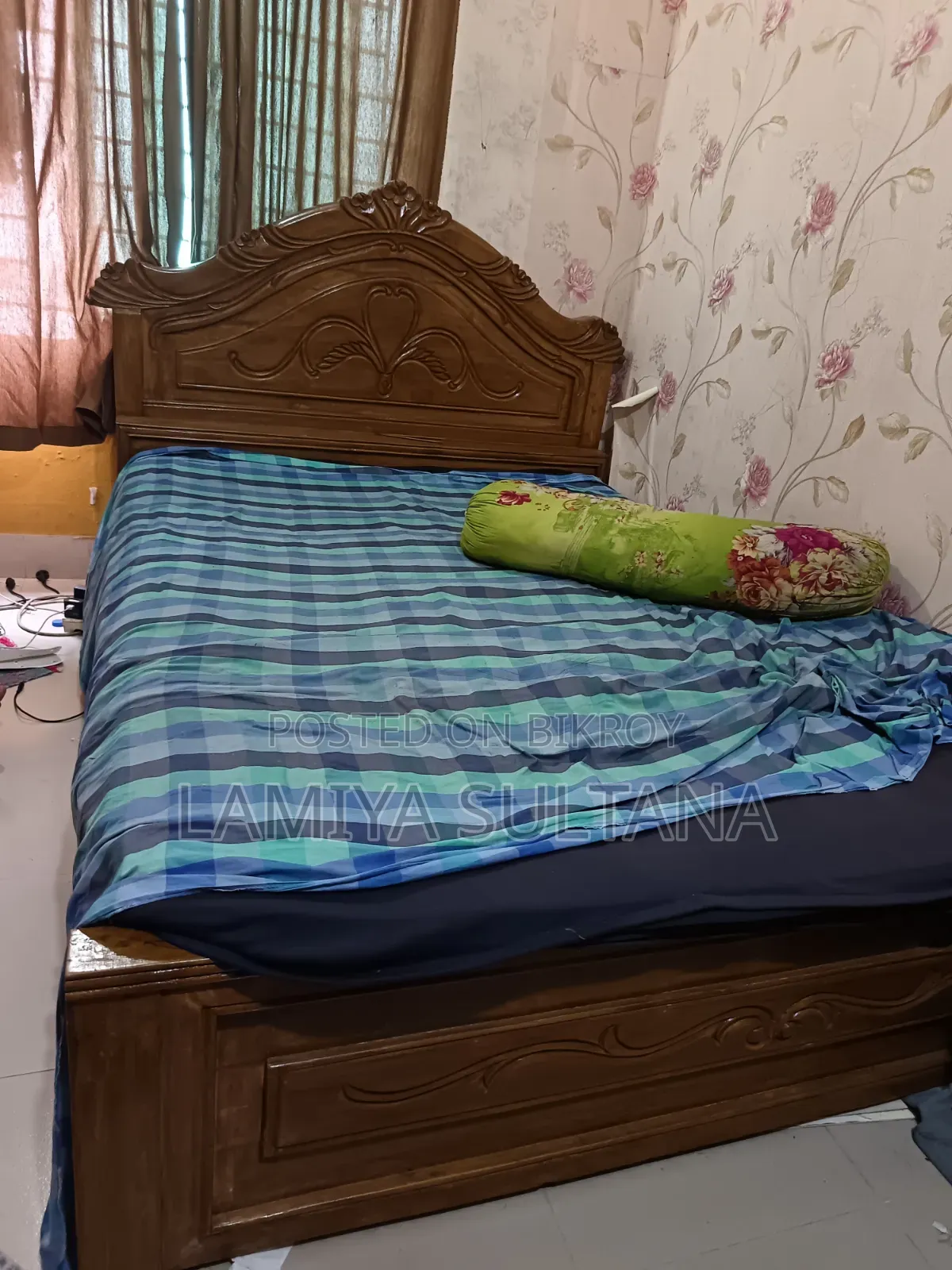 1 Bed 1 Table