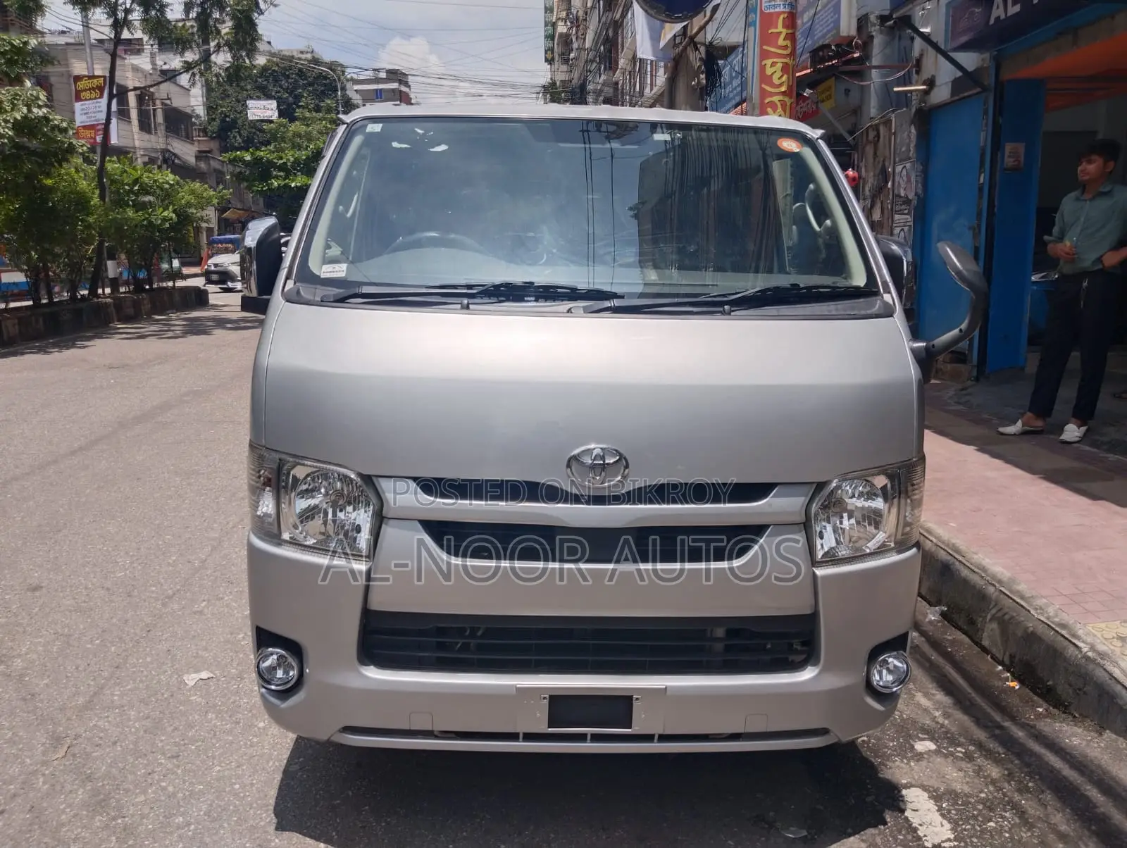 Toyota HiAce 2021 Silver