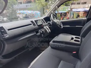 Toyota HiAce 2021 Silver