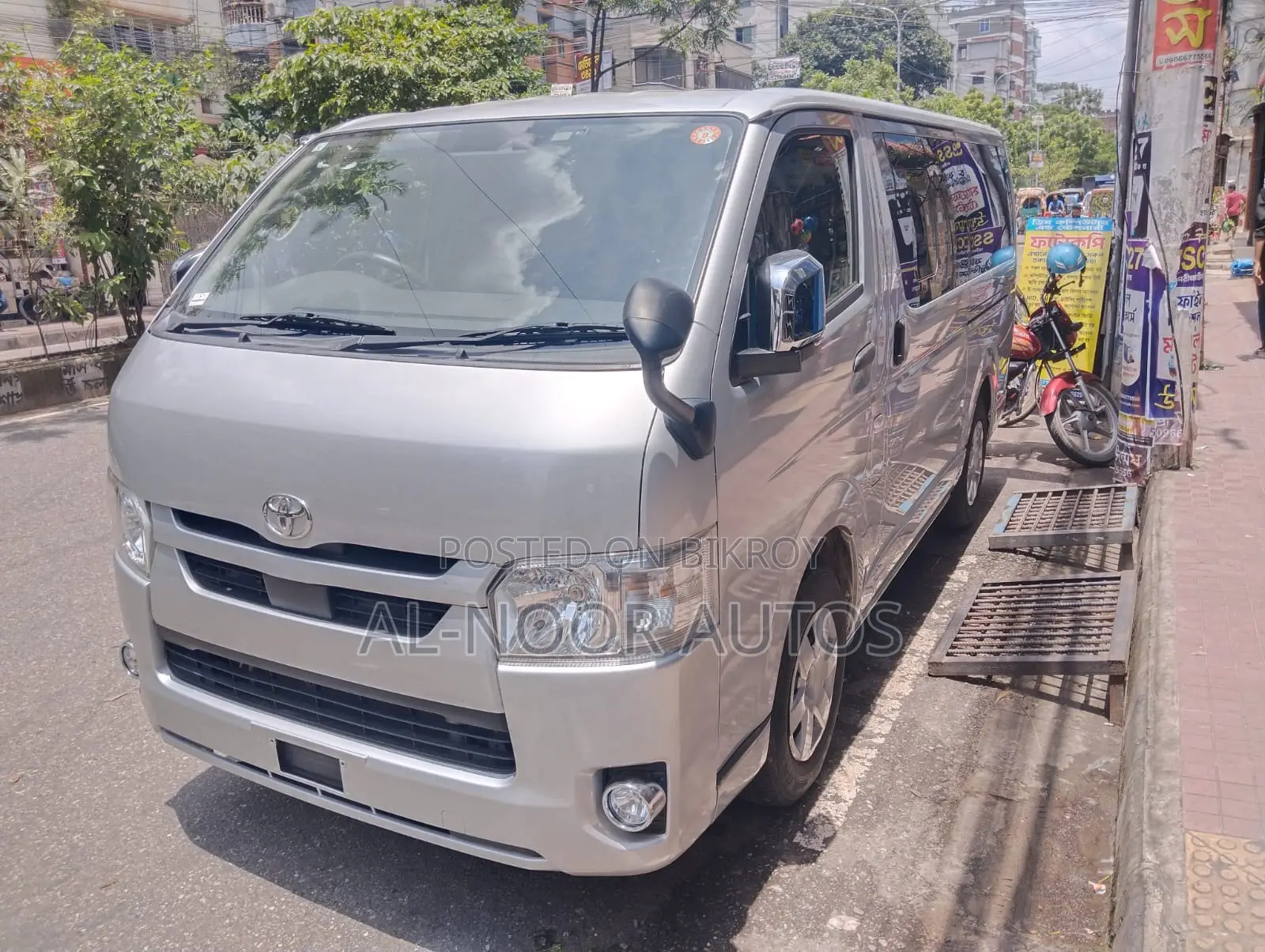 Toyota HiAce 2021 Silver
