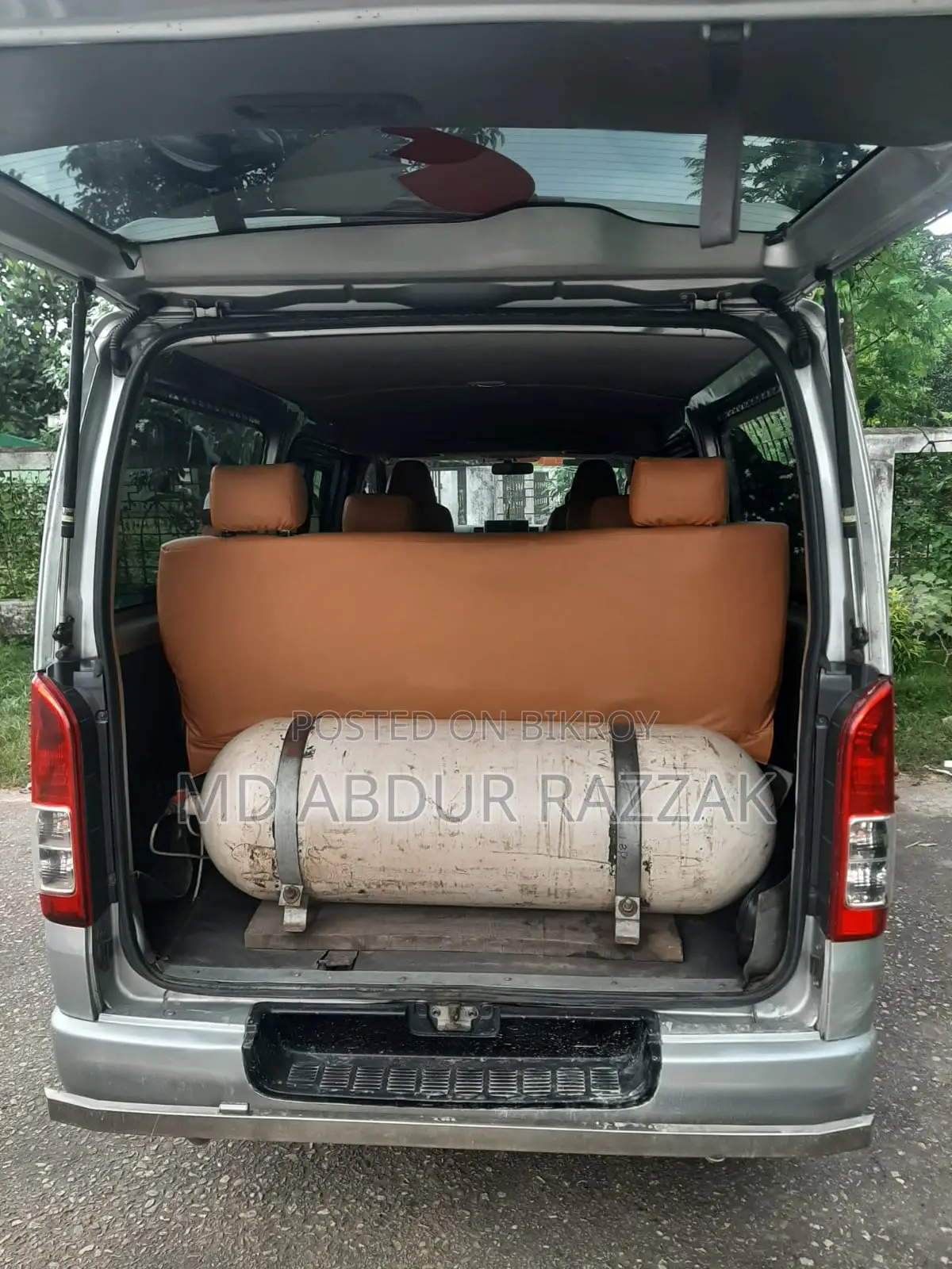 Toyota HiAce 2015 Silver