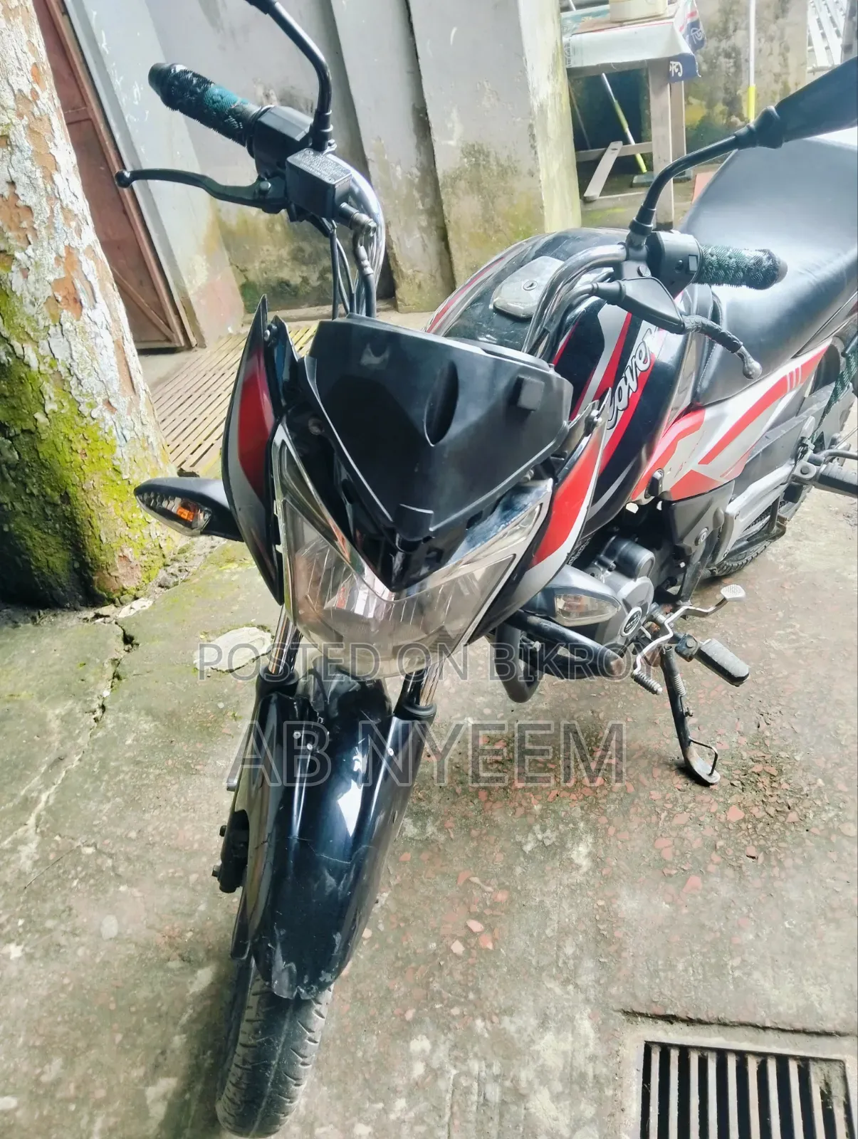 বাজাজ ডিসকভার ১২৫ ২০১৫ কালো