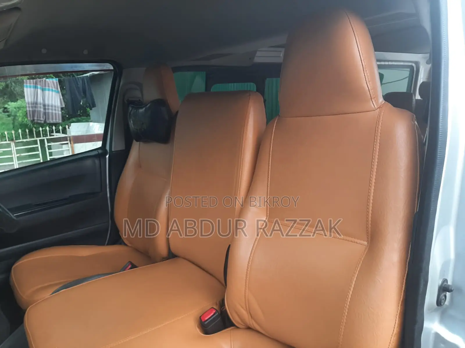 Toyota HiAce 2015 Silver