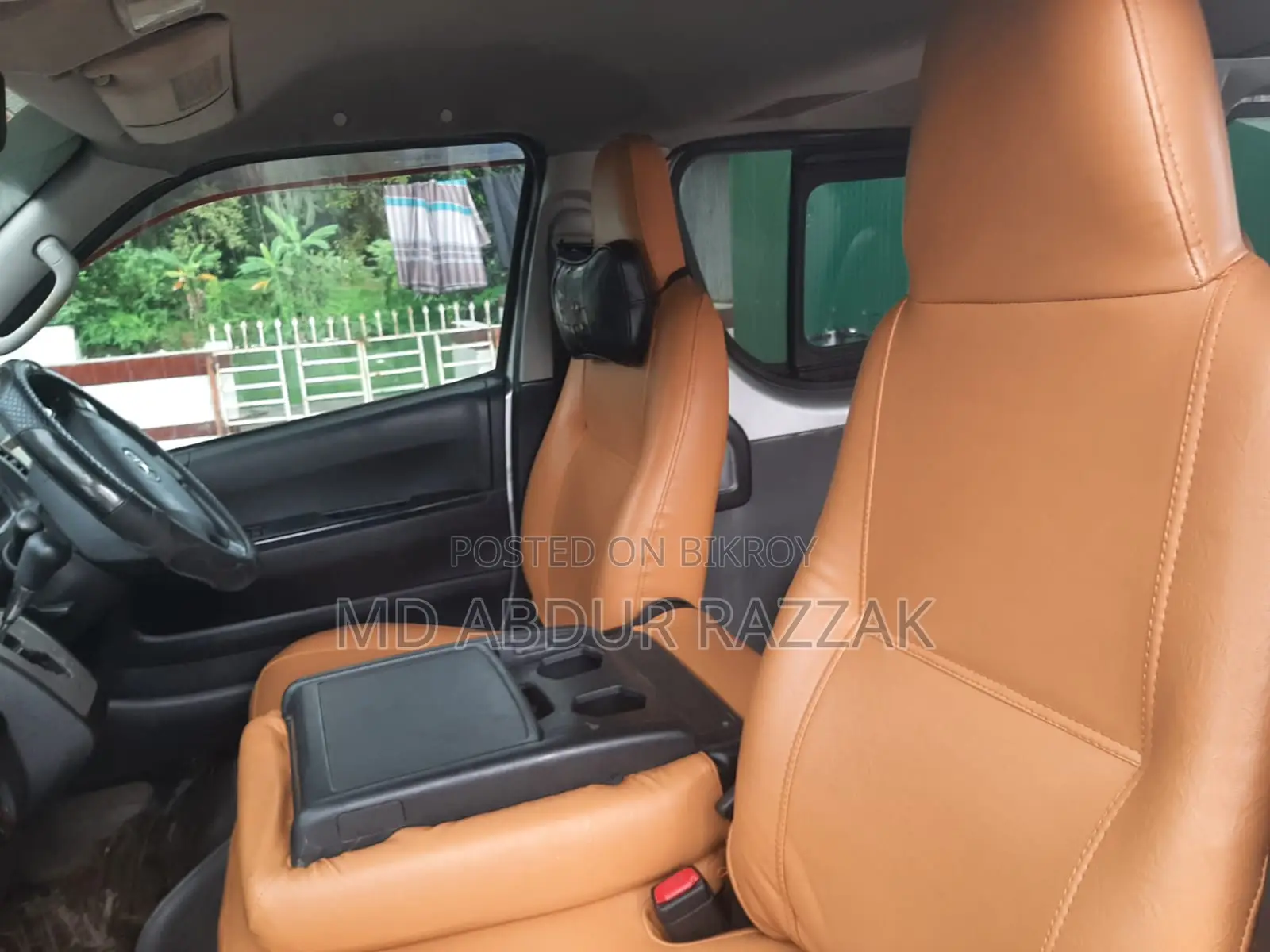 Toyota HiAce 2015 Silver