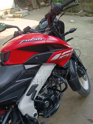 বাজাজ পালসার এনএস ১৬০ ২০২২ লাল