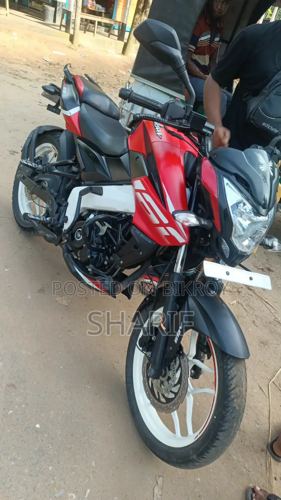 বাজাজ পালসার এনএস ১৬০ ২০২২ লাল