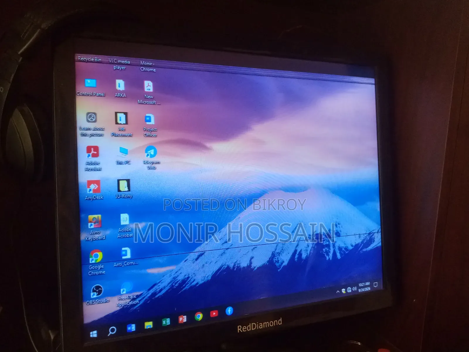 2 Monitors for Sale